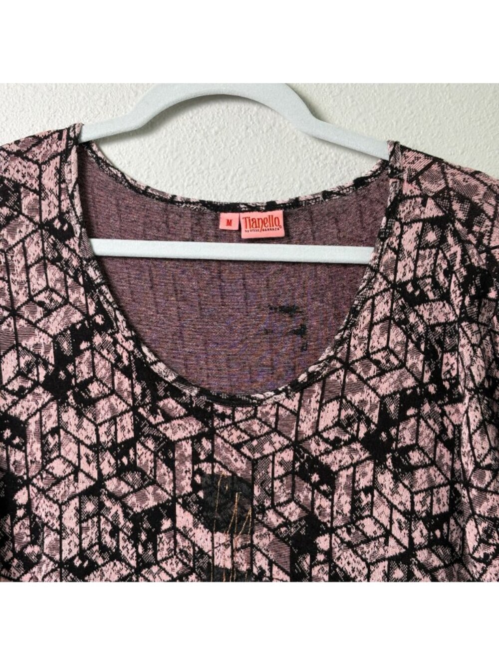 Tianello Asbury Tunic Top Womens M Black PInk Geometric 3/4 Sleeve Artsy USA - Picture 2 of 10